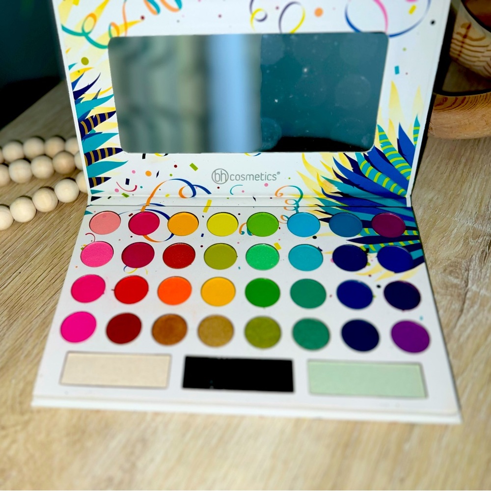 BH Cosmetics Take Me to Brazil 35 Eyeshadow Palette.